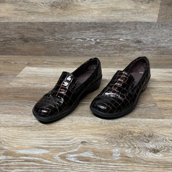 Clarks Shoes - Clark Bendables Burgundy Slip-On Loafers Women's Size 6